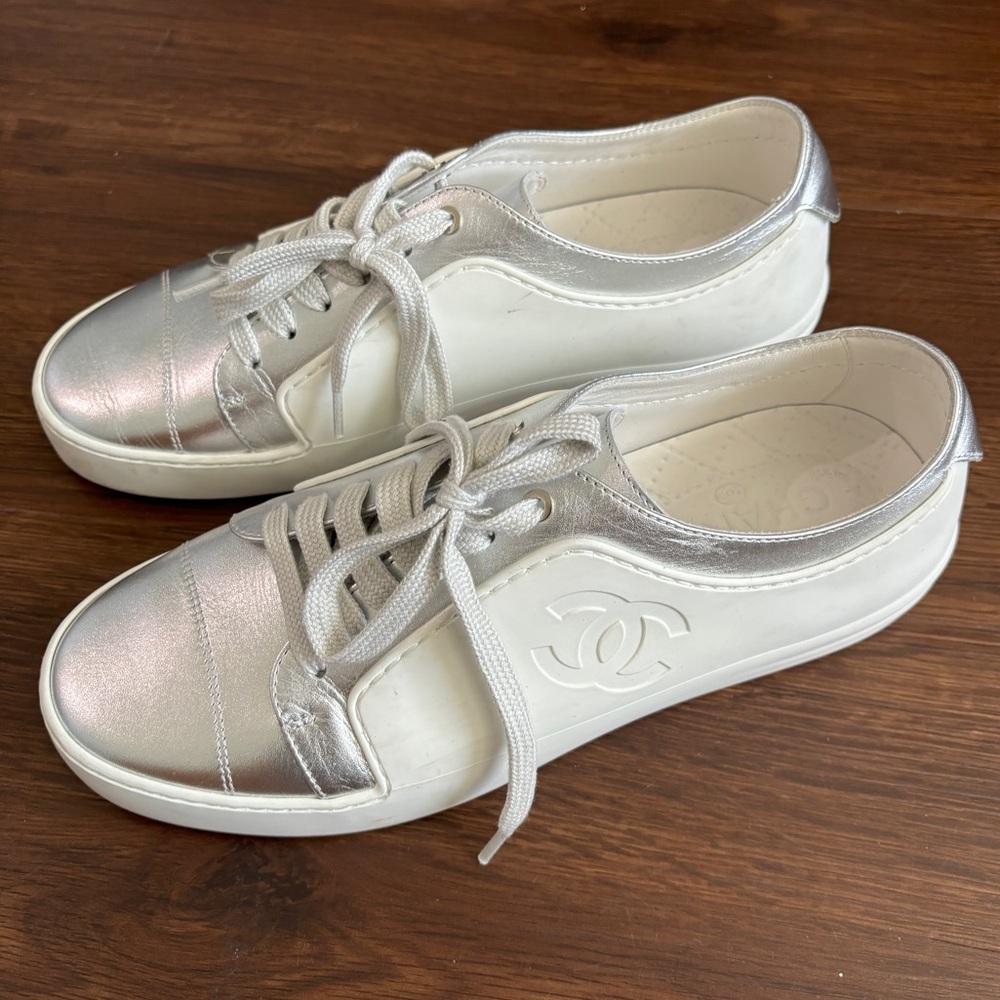 Chanel Interlocking CC Leather & Rubber White Silver Wedge Sneakers Trainers - Picture 2 of 15